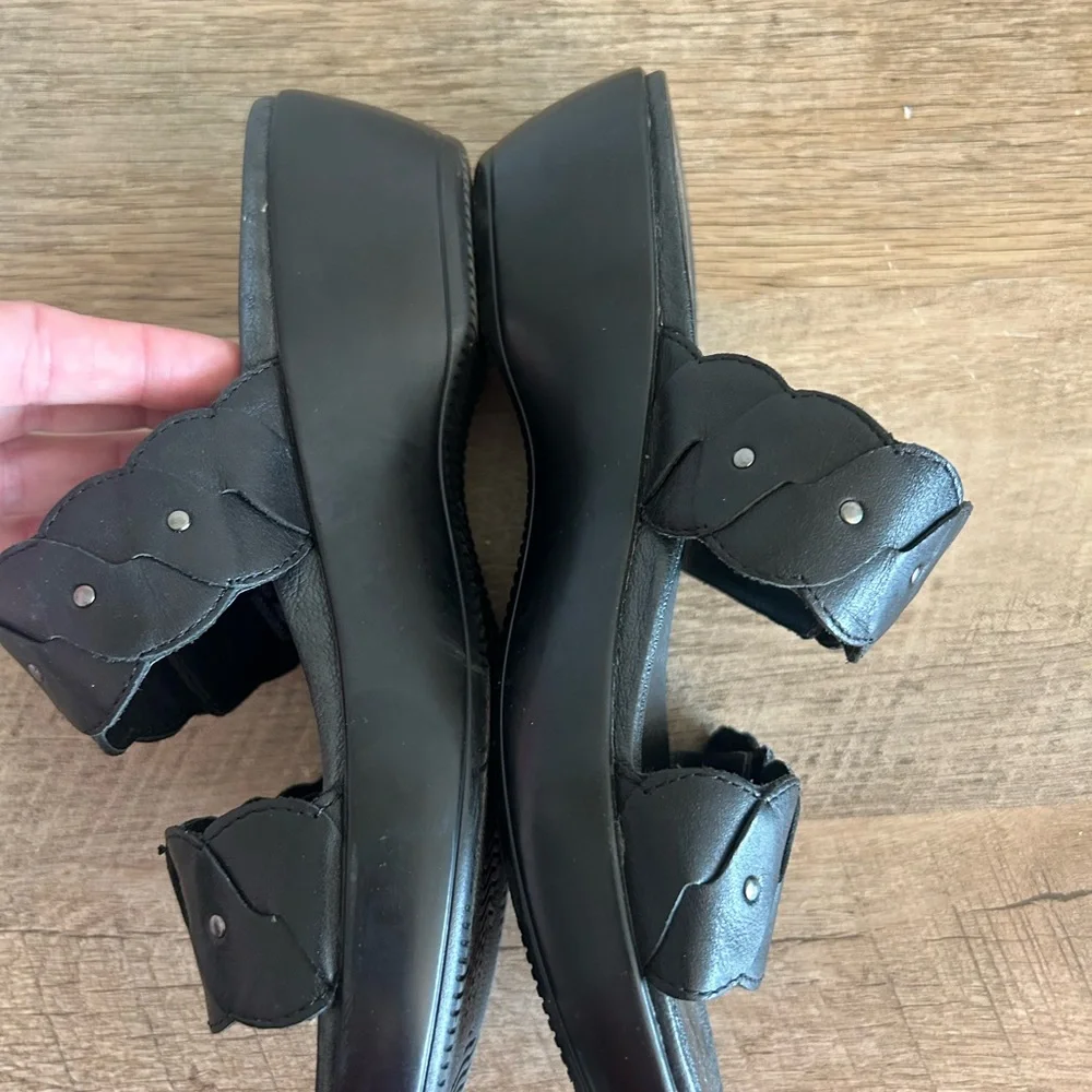 Dansko Sandals Womens 36 Dee Slide Black Leather Studded‎ Wedge Heels Classic